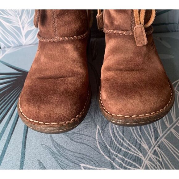 UGG Cove Suede Embroidered Sheepskin Shearling Moccasin Tie Ankle Boot sz 6 - Picture 8 of 8